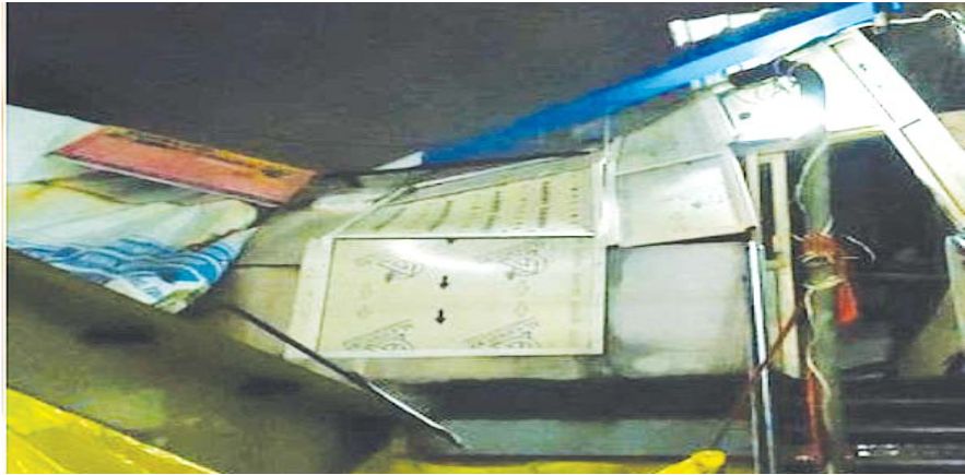 विधायक घर के पास लाइब्रेरी का हिस्सा गिरा
