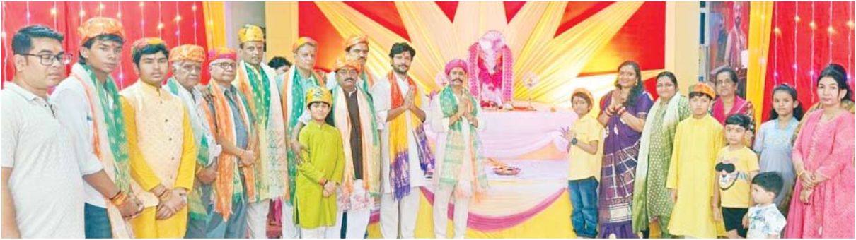 गोयल परिवार के बच्चे भी पहुंचे बप्पा को लेने