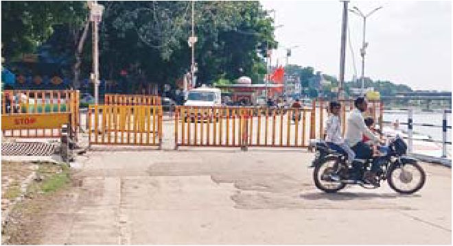 खरगोन—सनावद रोड मौत का सफर बन सकता है