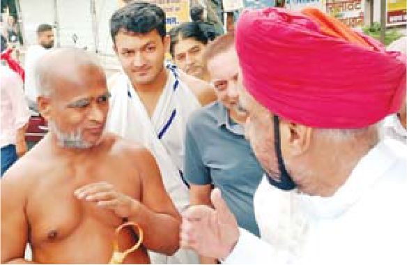जैन मंदिरों में अभिषेक कलश के बाद हुई सामूहिक क्षमावाणी