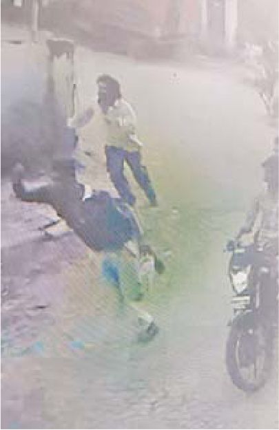 बेखौफ बदमाश...हवाई फायर कर फैलाई दहशत