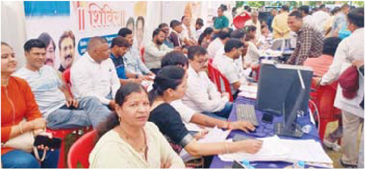 स्टॉल के माध्यम से शासकीय योजनाओं की जानकारी