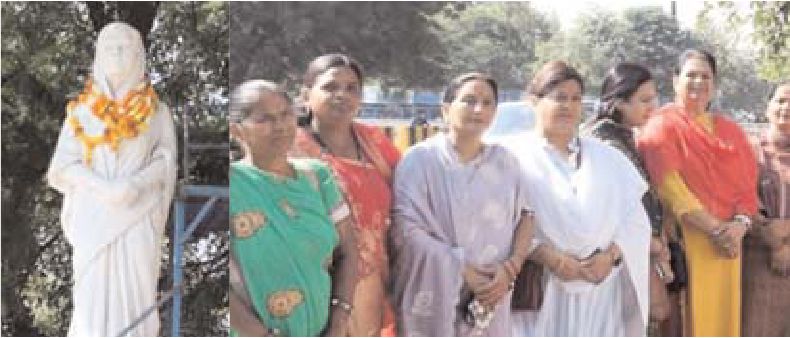 राजमाता सिंधिया को माल्यार्पण कर किया याद